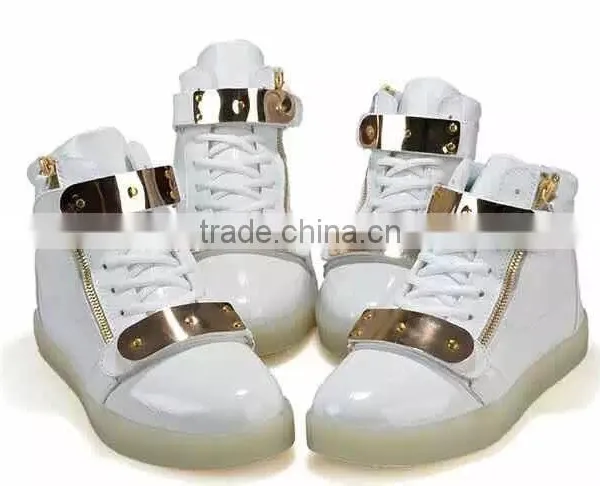 Boy and Girls LED Lights Sports Shoes photo-4