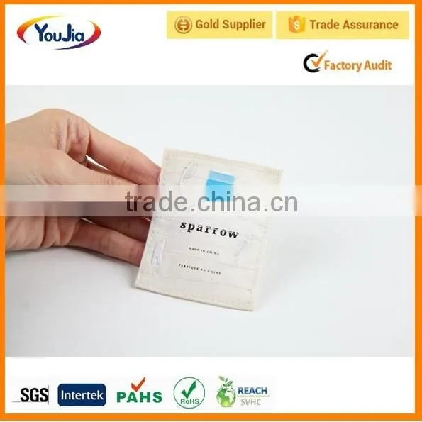 2016 Hot Sale Low Price Back Cover Fold Woven Label in High Quality photo-3
