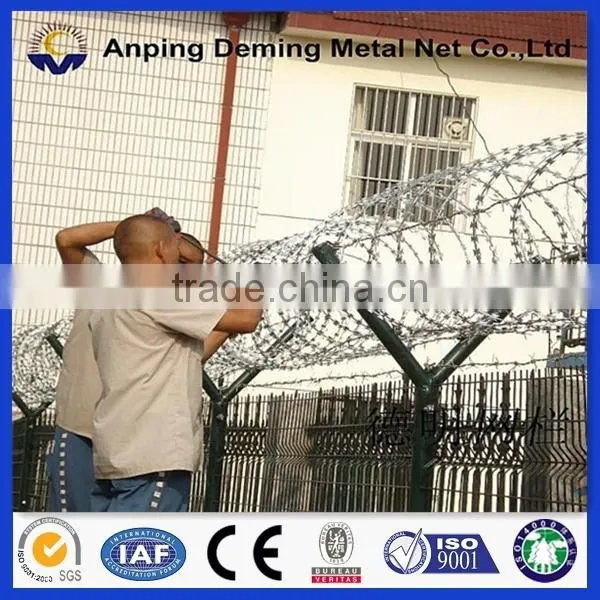 Hot Dipped Galvanized BTO-22 Coiled Razor Barbed Wire photo-3