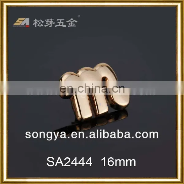 2013 hot selling decorative metal letters for lady bag