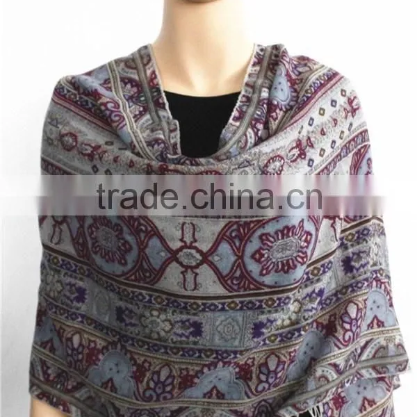 2015 Latest Classical Floral Print Wool Scarf photo-2