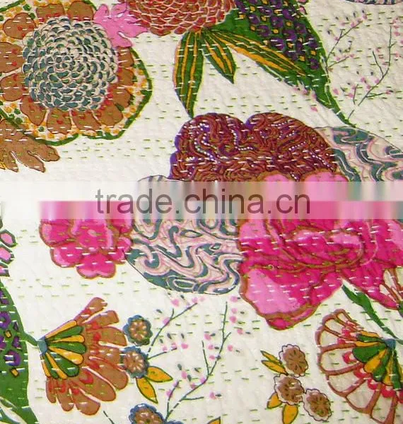 Queen Kantha Quilt Blanket in White - Floral Kantha Quilted Bedspreads,Throws,Ralli,Gudari Handmade Tapestery REVERSIBLE Bedding photo-2
