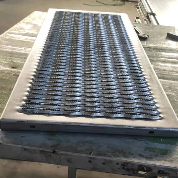 Aluminum Punching Board Round Perforated Metal Sheet Mesh Crocodile Mouth Anti-slip Plate photo-4