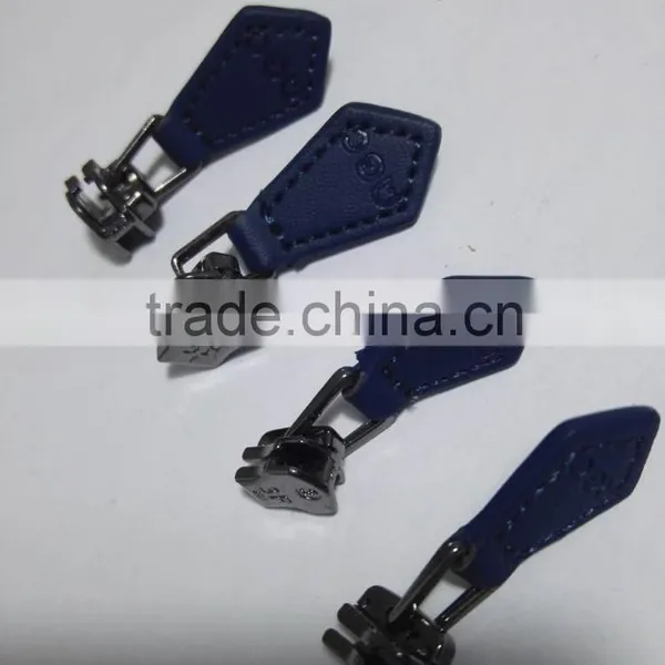 China Factory Creative Design Custom Made Fashion Embossed Metal Zipper Puller photo-2