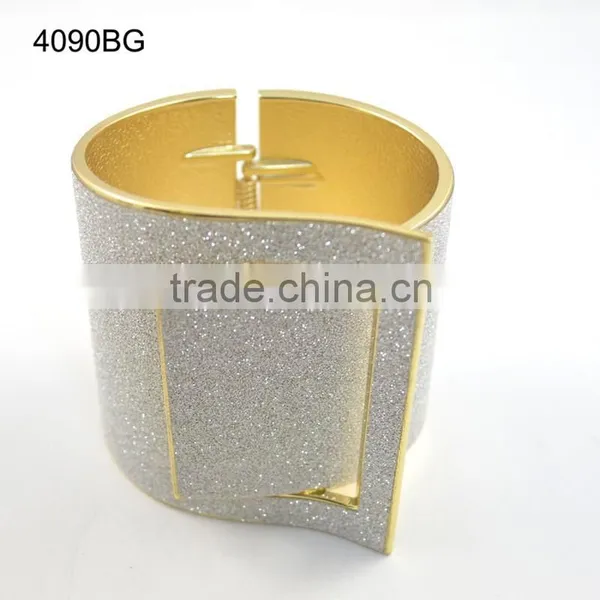 Hot Wholesale and Fashion Bracelet Metal Cuff Bracelets for Women Funky Bracelets Bangles