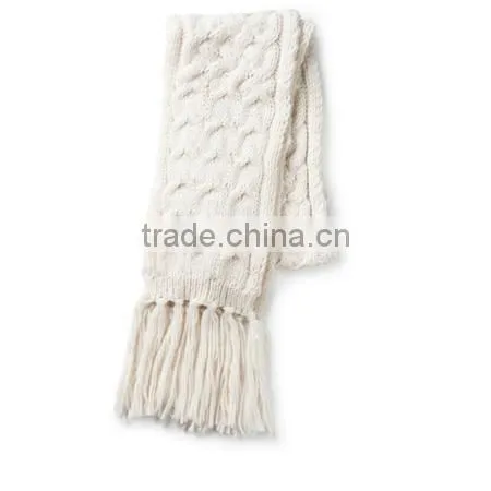 Women's Chunky Cable Knit Scarf photo-3