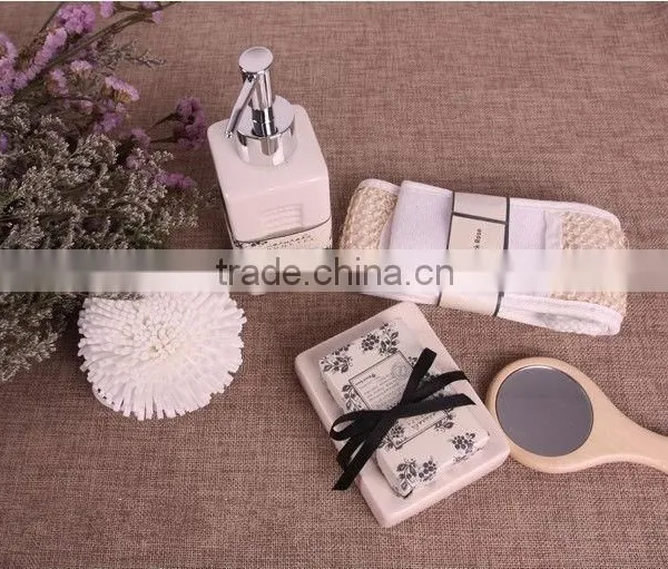Bath Accessories Set