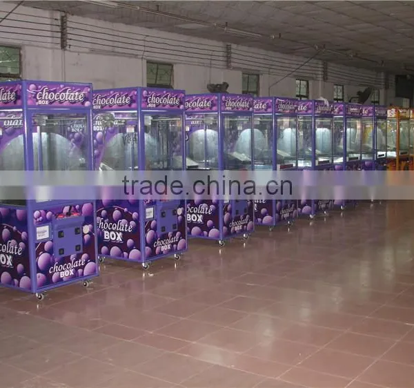 Coin Operated Chocolate Crane Machine 2015new Model Crane Claw Machine for Sale Upright Arcade Game Machine photo-4