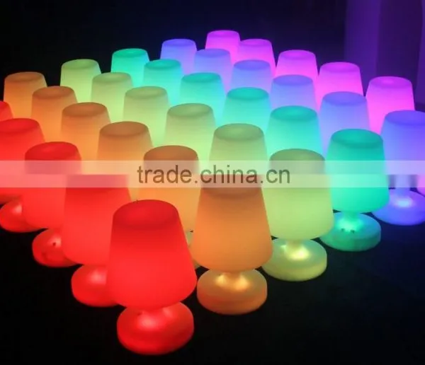 16 Color Change LED Illuminated Duck Shape Table Lamp photo-4