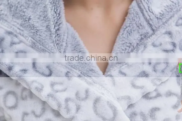 Women Hooded Fleece Casual Bathrobe Sleepwear photo-3