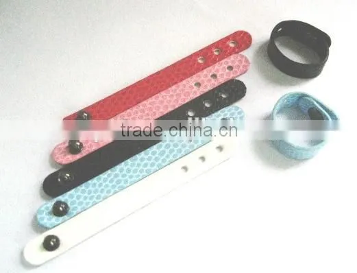 Stylish Simple Pacifier Nail Leather Strap Ring for Wearing on Finger photo-4