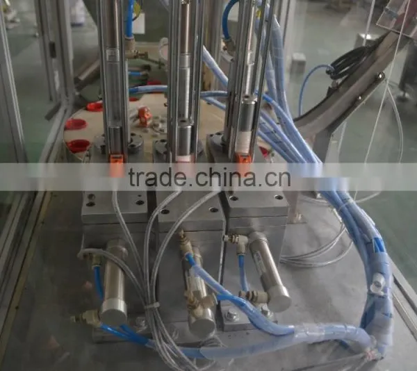 Automatic Plastic Machine for Liner Filling Into Cap photo-2