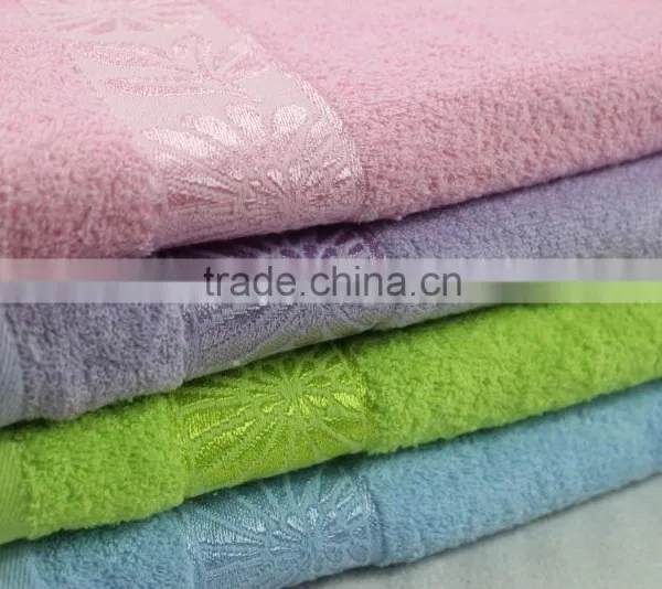 China Wholesale Market Cotton Solid Color and Jacquard Border Bath Towels on Sale photo-4