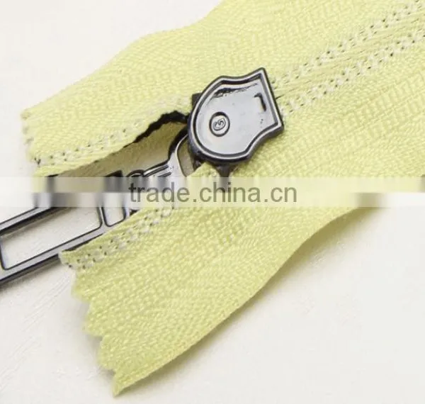 2016 Newest Close-end Auto Lock Nylon Zipper in Black Lacquer photo-5