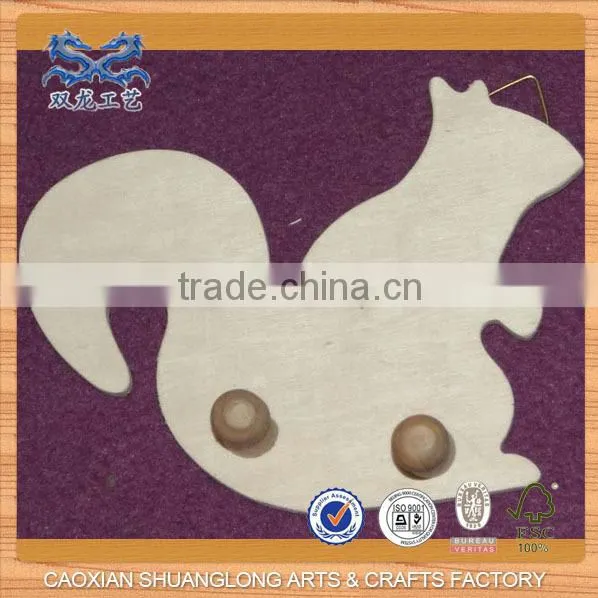 New Design Lovely Squirrel Shaped Carved Wooden Wall Hook