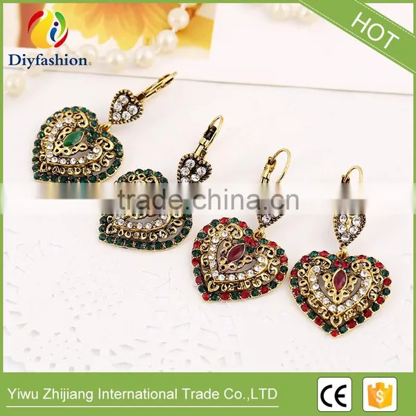 Retro Bohemian Dirr Heart-shaped Resin Gold Plated Ear Clip photo-5