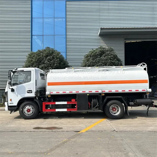 FAW Light Trucks 4X2 8000 Liters Refuelling Tank Truck/ Oil Tanker Truck photo-3