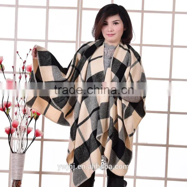 New Design Factory Direct Hot Selling Embroidered Fur Crochet Triangle Shawl