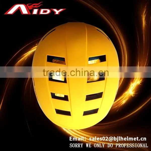 Modern Classic Style Widely Used Climbing Helmet photo-2