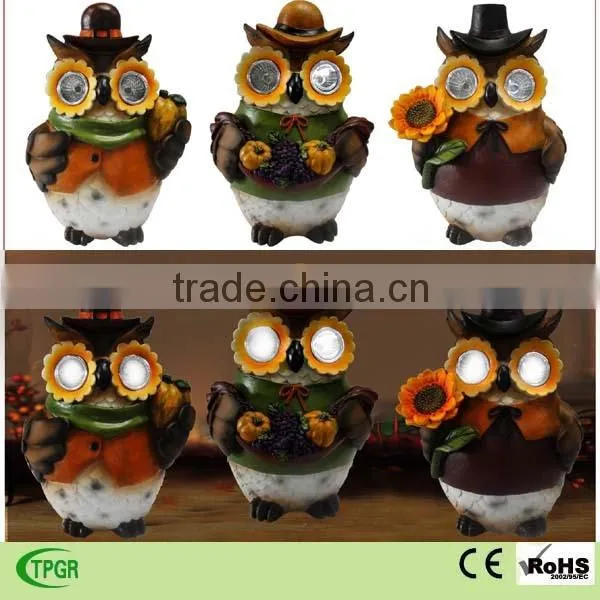 Solar Powered Polyresin Owl Ornament for Harvest Festival Home and Garden Decoration