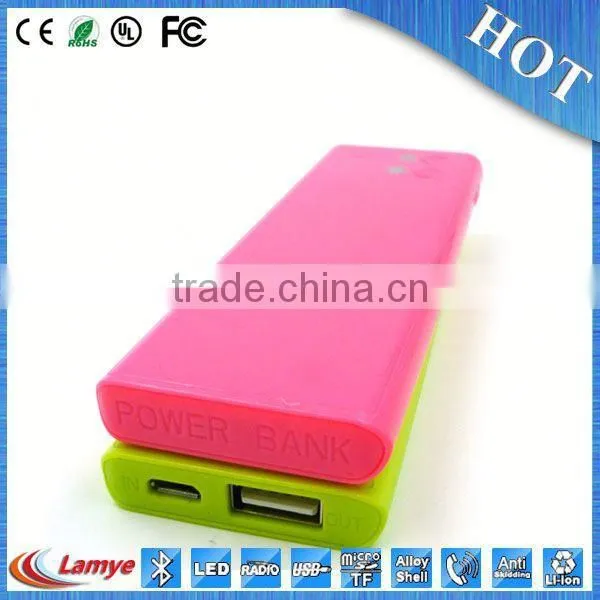 China Market of Electronic Many Colors Mini Cheap Solar Mobile Charger Cover photo-4