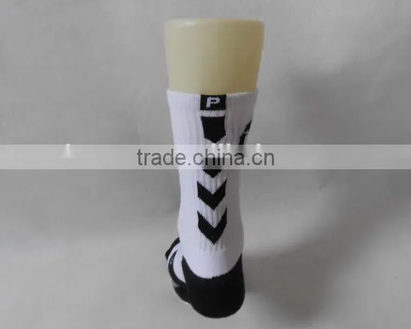 Wholesale Knitted Irregular Men Elite Custom Sports Socks photo-5