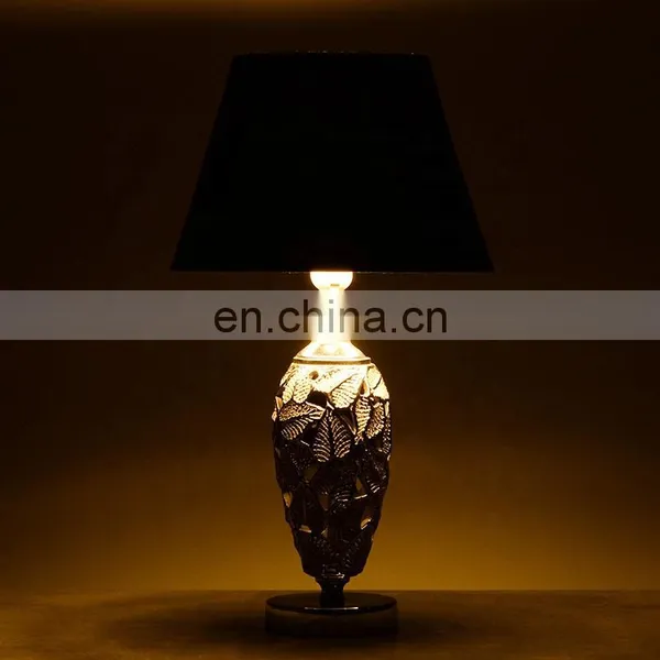 New Design of Flower Pattern Ceramic Table Lamp for Reading Room photo-3