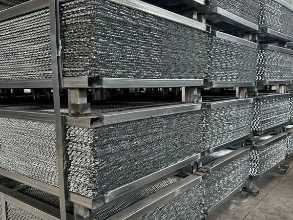 Modern Expanded Metal Lath Galvanized Rib Lath Reverse Twist Customizable Length Durable Anti-Corrosion Stainless Steel Wall photo-4