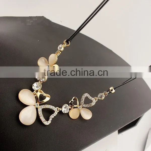 Women Elegant Necklace With Alloy Ang Crystal Good Gifts for Wife/girlfriend photo-3