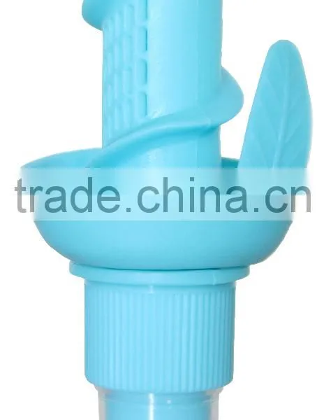 Popular Family Fruit Manual Juicer / Press Juicer / Juice Sprayer photo-2