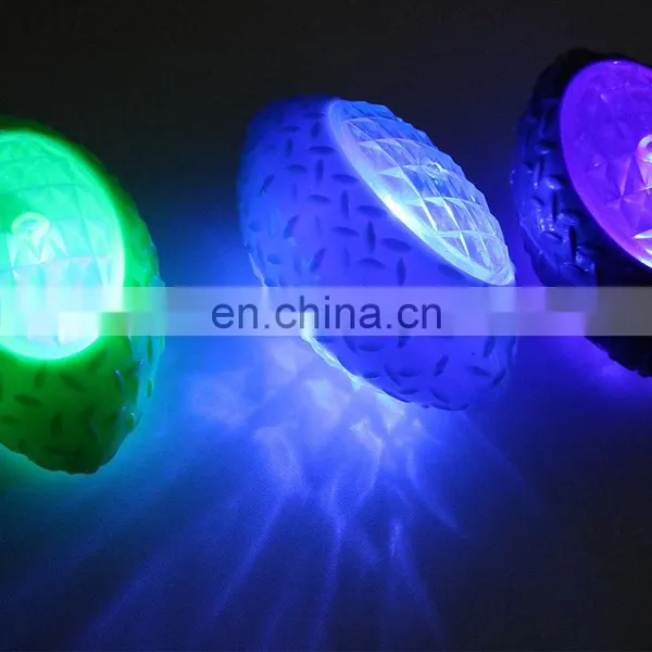 Flashing Glow in The Dark Interactive Pet Toys Diamond Shape LED Light up Squkey Dog Ball photo-5