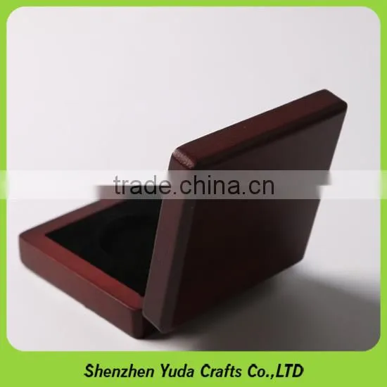 Luxury High Quality Shinning Wood Mdf Material Case Polished Varnish Lock Customed Wooden Box photo-3