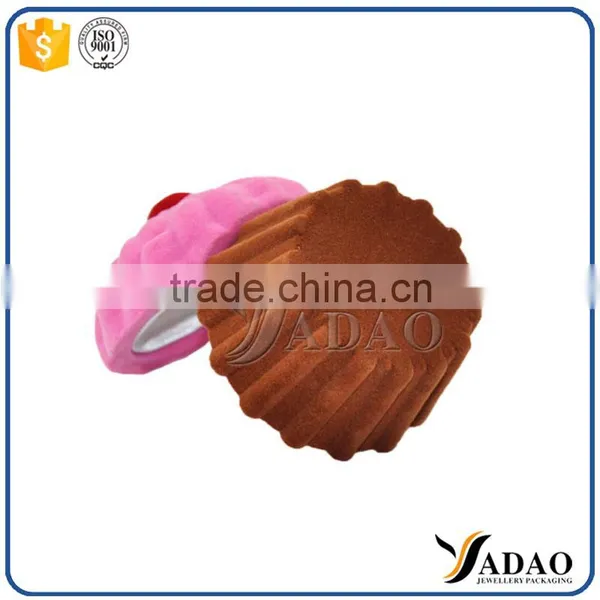 Cake Shape Flocking Velvet Jewelry Boxes Packaging photo-4