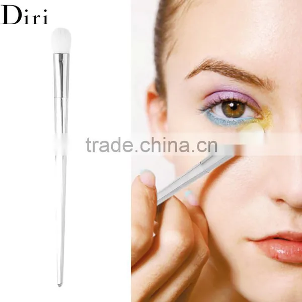 Shiny Sliver Custom Blending Compact Eyeshadow Brush photo-2