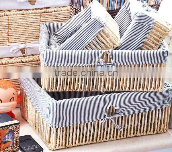 China Folk Hand Corn Husk Woven Storage Basket With Cotton Lining photo-3