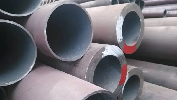 Plastic Caps (small Od) Seamless Casing Pipe For Oil And Gas Transmission photo-2