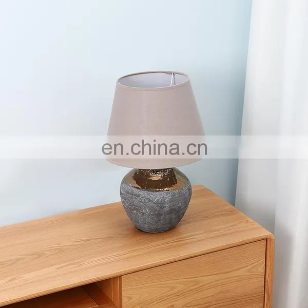 Western Vintage Style Interior Desk Light Ceramic Bedroom Table Lamp for Hotel photo-2