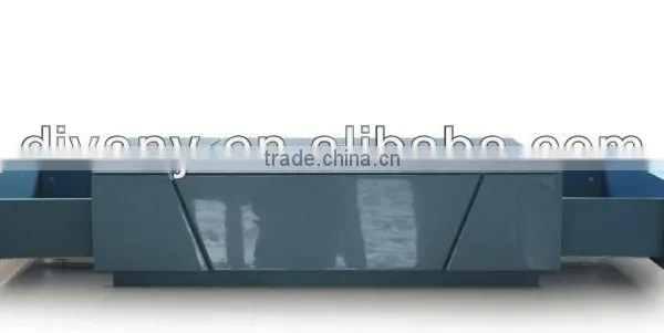 Glass coffee table (T-67)
