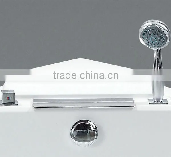 Q322M Cupc Acrylic Bathtub/ Cheap Air Bubbles Massage Bathtub photo-2