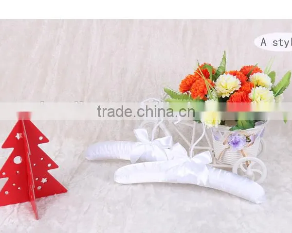 Delicate Design Ribbon Dog Clothes Hanger Bracket Wholesale photo-2