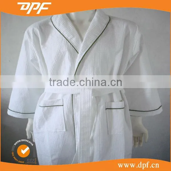 2016 Factory Wholesale Stock White Cotton Waffle Gown Bath Robe