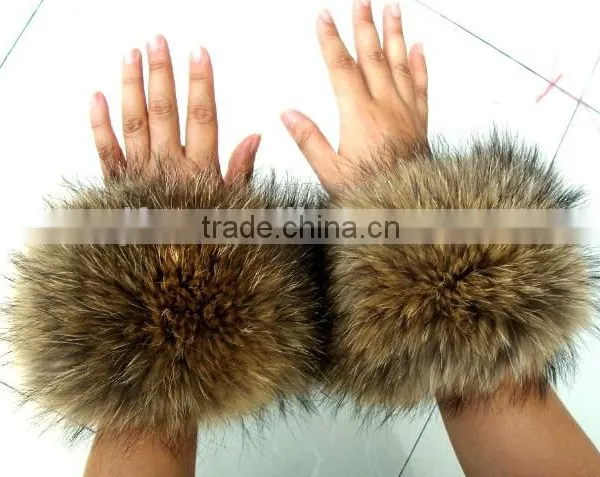 Popular Design Raccoon Fur Coat Sleeves Cuffs Fox Fur Hand Covers Ladies Coat Sleeve Decoration photo-3