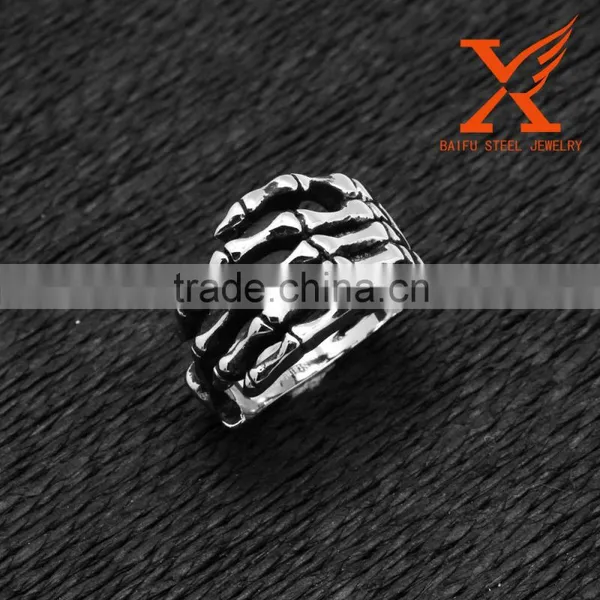 In Stock Superman Simple Design Striation Skeleton Hands Skull Finger Stainless Steel Rings