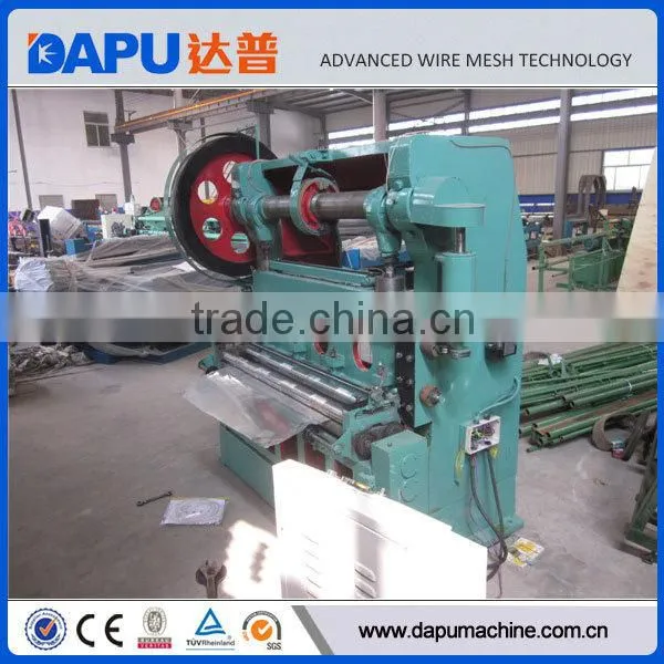 New Expanded Metal Wire Mesh Fence Machine photo-4
