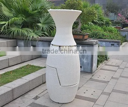 Vase Rattan Garden Sofa Furniture With Parasol Garden Umbrella photo-4