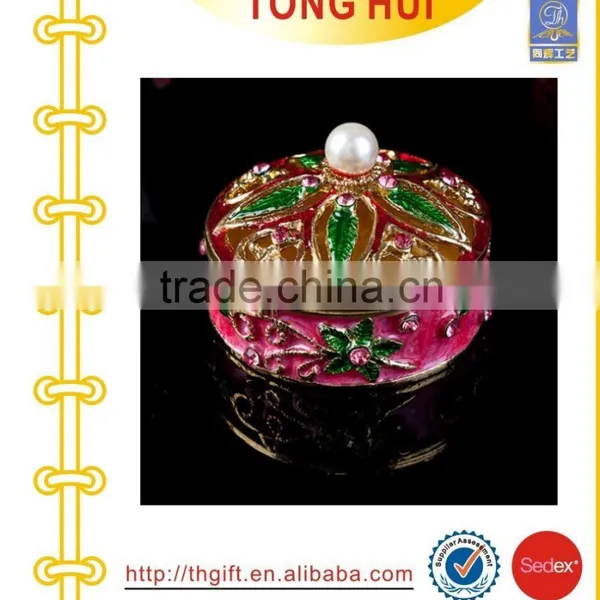 European High-grade Gold-plated Jewelry Box Painted