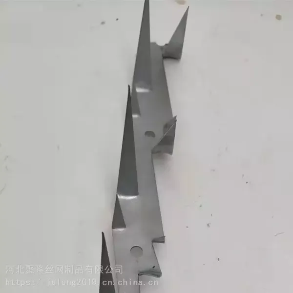 Galvanized Small Wall Spikes, Galvanized Corner Wall Spikes, Galvanized Anti Climb Wall Spikes