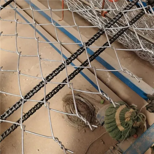 ISO9001 Certified 8 Feet Tall Chain Link Fence Roll for Nigeria Market photo-5