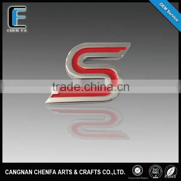 Custom free sample 3D outdoor decorative zinc alloy chrome logo metal car badge emblem with enamel