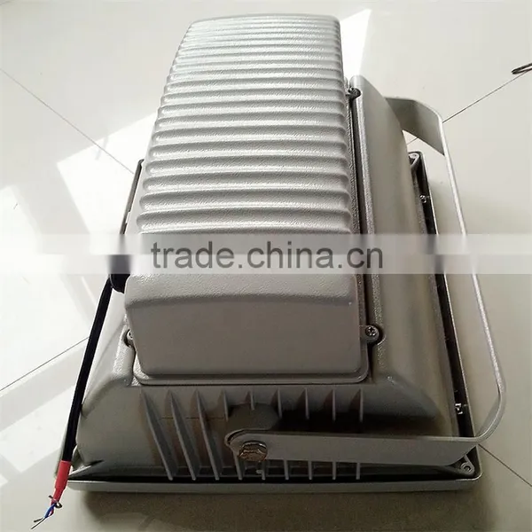 IP65 150W Energy Saving Ceramic Metal Halide Outdoor Flood Light photo-5